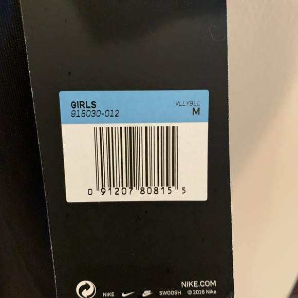 Nike girls, V-neck volleyball short sleeve jersey top size medium. - Picture 2 of 4